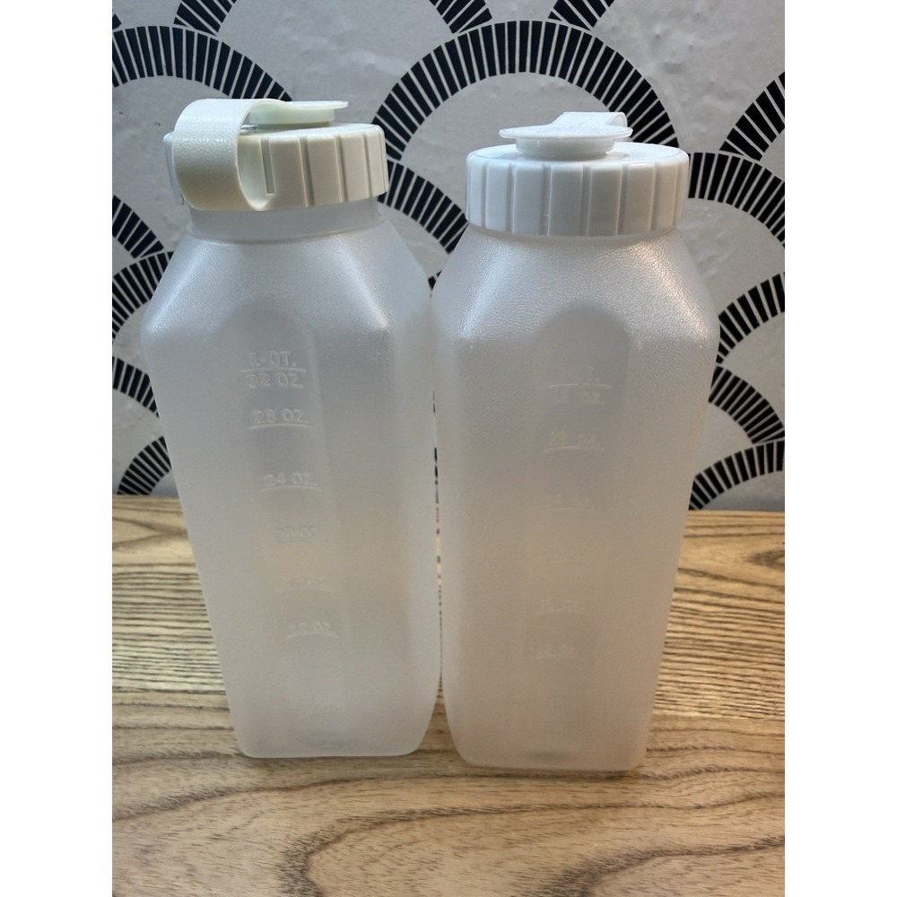2x Rubbermaid 1 Qt 32 Oz Servin' Saver Mixermate Bottles Containers Flip Top USA